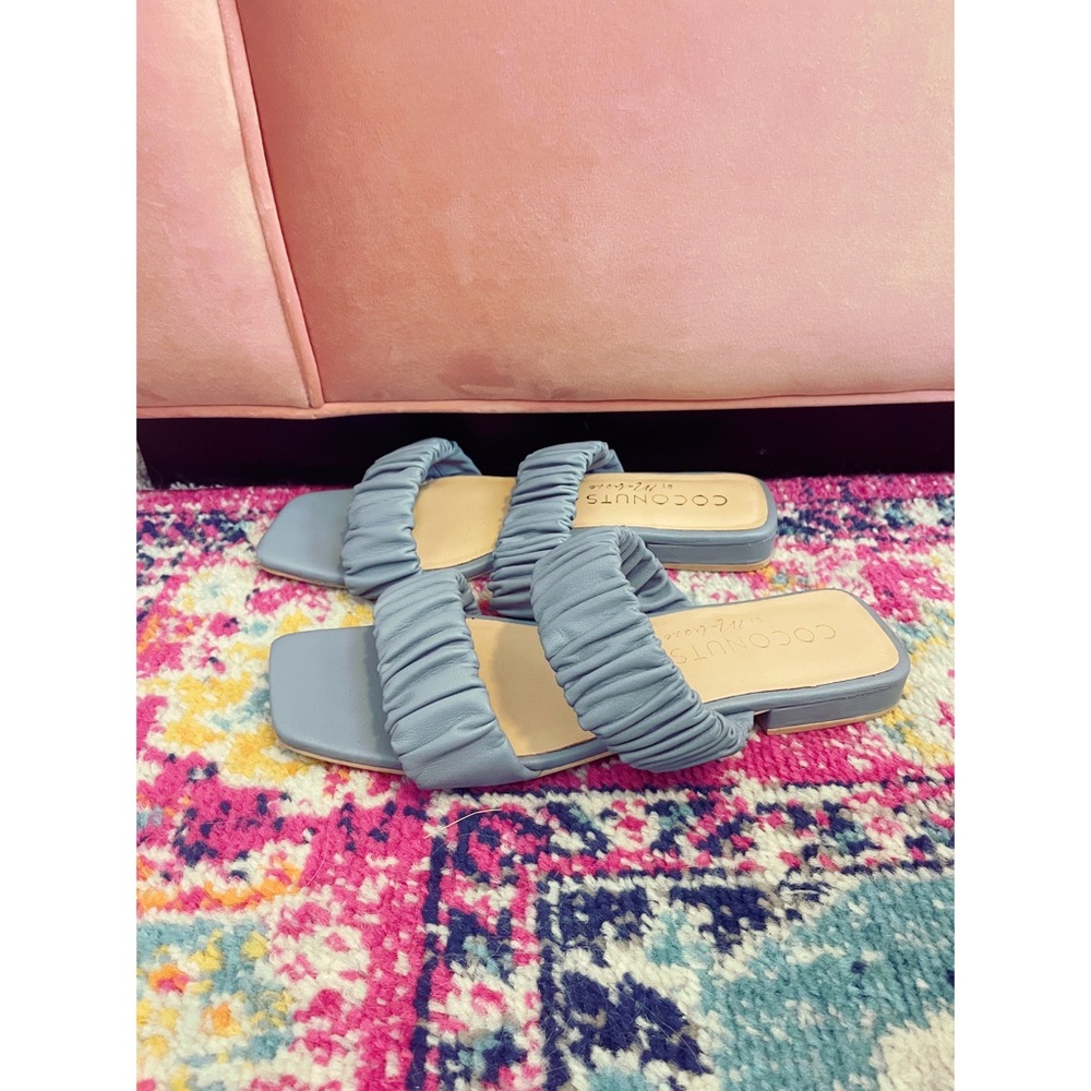 Coconuts by Matisse Sandals‎